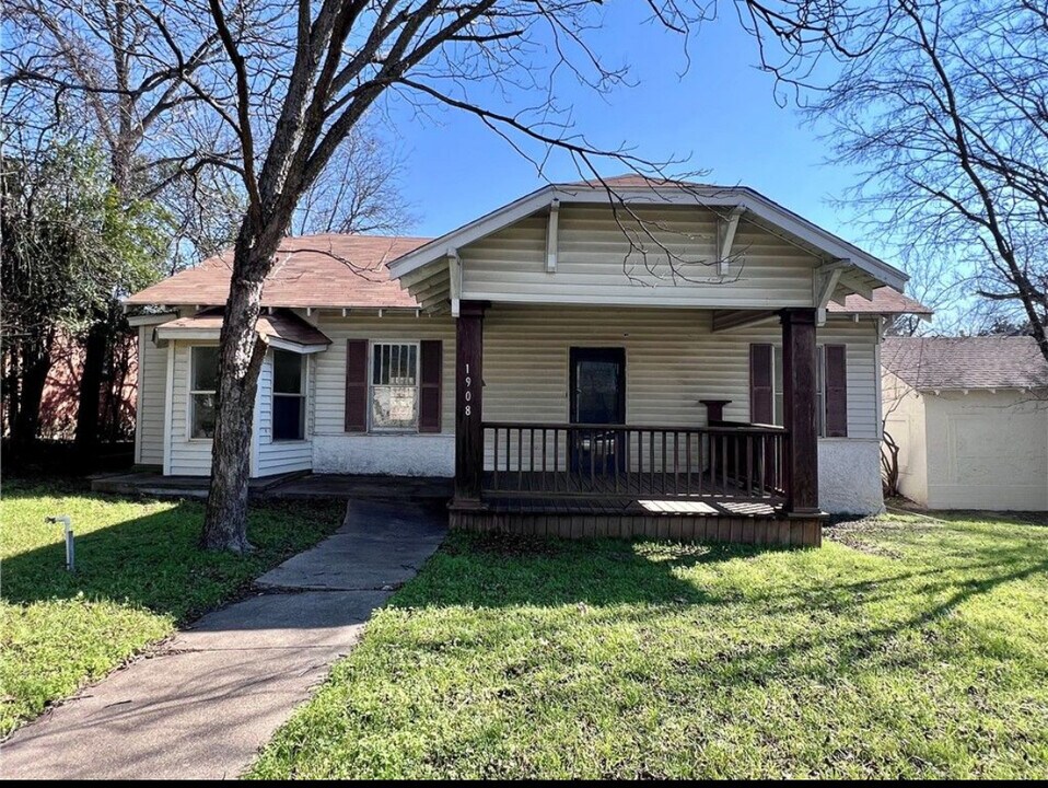 1908 Bosque Blvd in Waco, TX - Building Photo