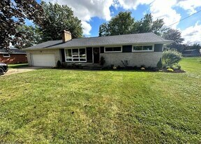 4834 Echovalley St NW in North Canton, OH - Building Photo
