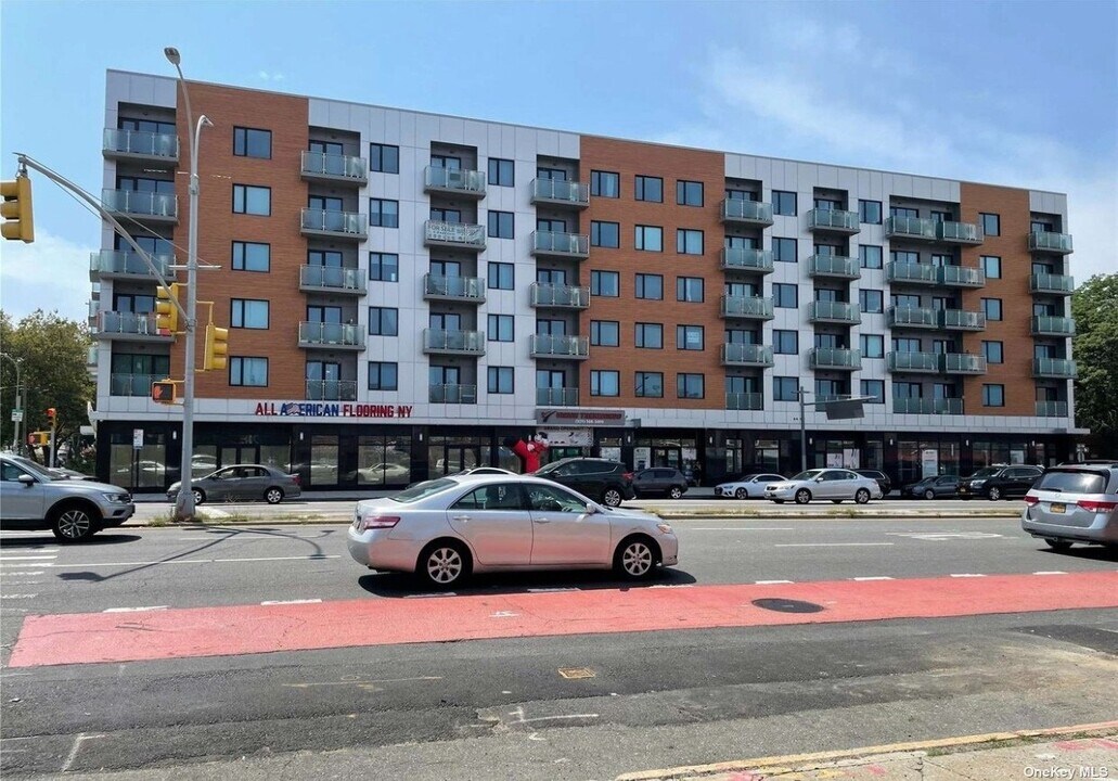 62-98 Woodhaven Blvd-Unit -2G in Queens, NY - Building Photo