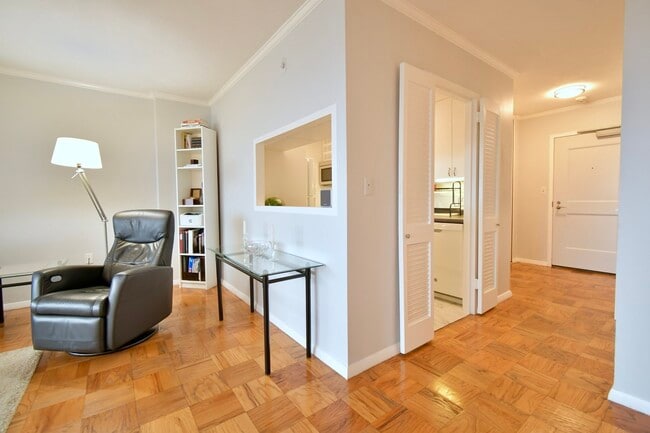 6 Whittier Pl, Unit 15 O in Boston, MA - Building Photo - Building Photo