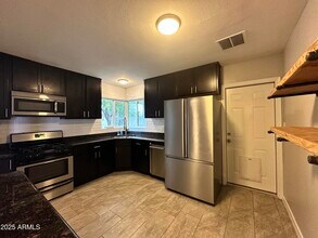 1802 E Hubbell St in Phoenix, AZ - Building Photo - Building Photo