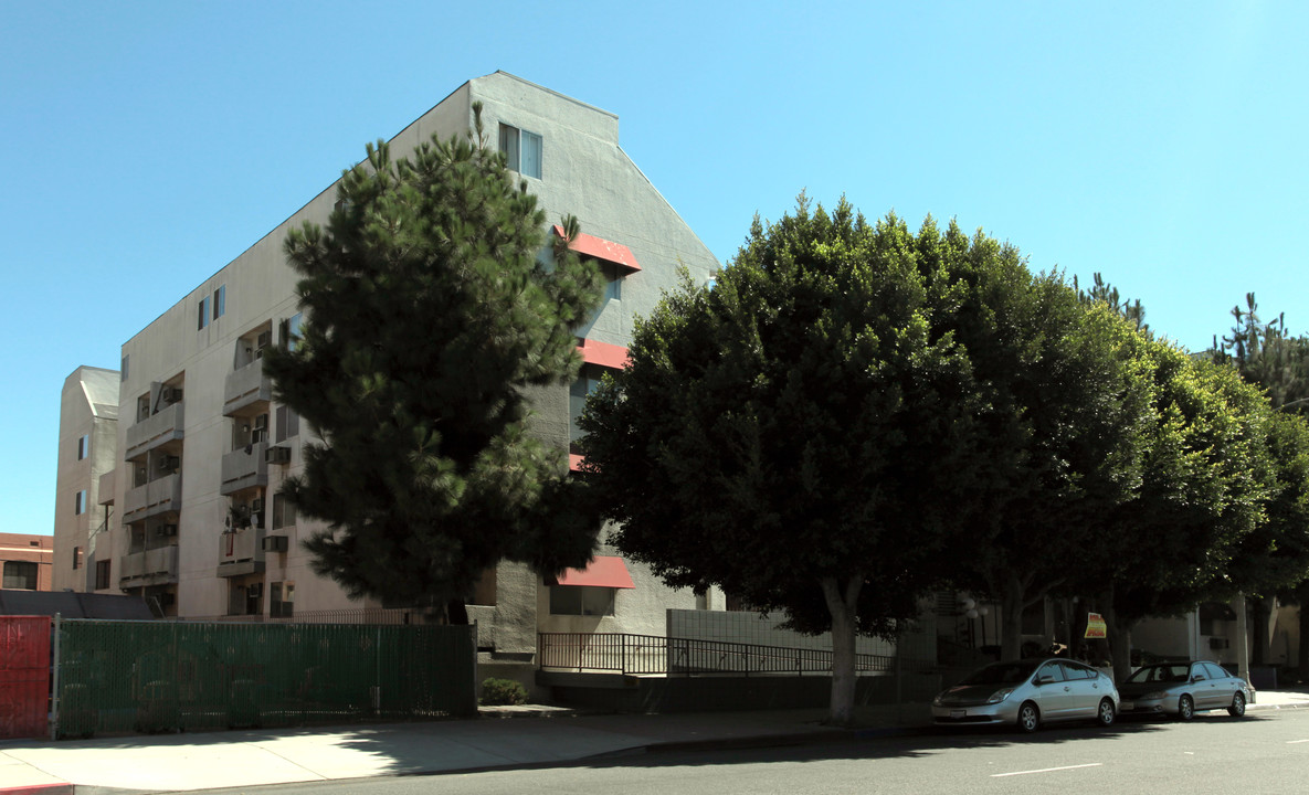 City Terrace Center in Long Beach, CA - Foto de edificio