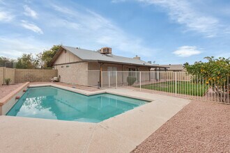 14609 N 60th Ave in Glendale, AZ - Building Photo - Building Photo