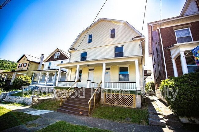 property at 552 Highland Ave