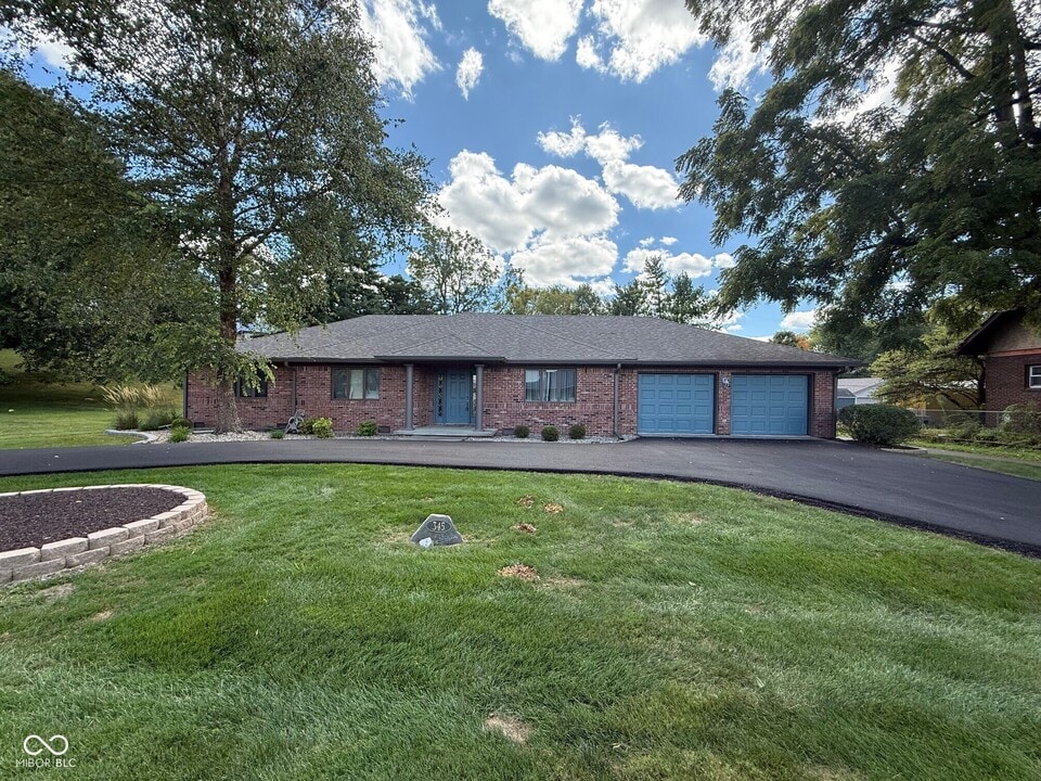 345 Van Ave in Shelbyville, IN - Building Photo