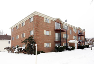 1026 S Des Plaines River Rd Apartments