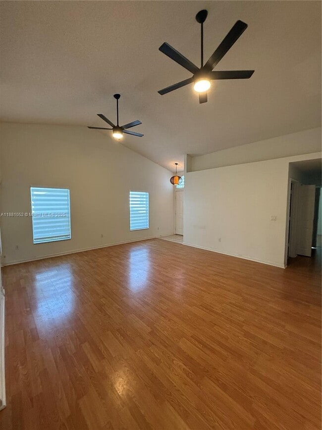 540 SE 21st Ln in Homestead, FL - Building Photo - Building Photo