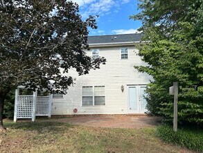 600 Summerwalk Rd in Greensboro, NC - Building Photo - Building Photo