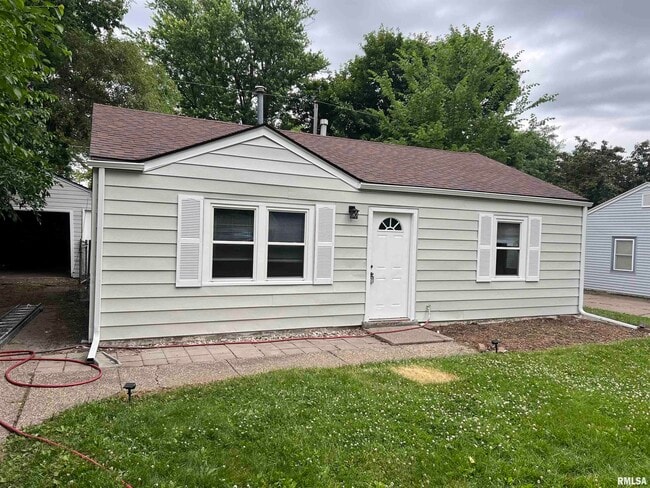 property at 7115 N Oak St