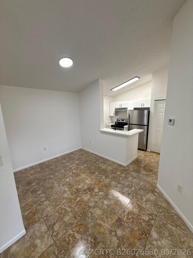 property at 2851 N Oakland Forest Dr
