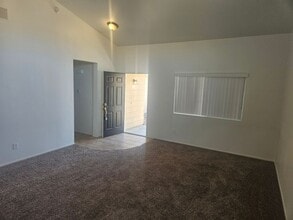 15108 Laurelwood Pl in Victorville, CA - Building Photo - Building Photo