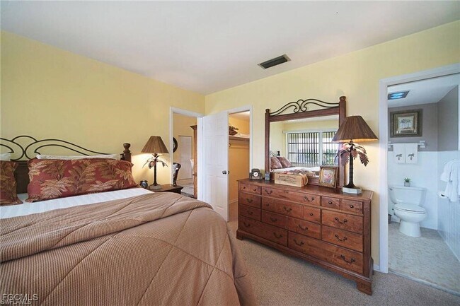 property at 4613 SE 5th Ave