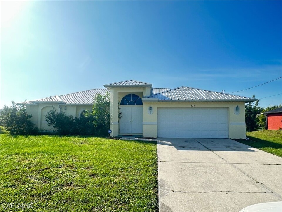 522 Denbighshire St in Lehigh Acres, FL - Building Photo