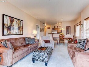 11735 NW Winter Park Terrace #403 in Portland, OR - Building Photo - Building Photo