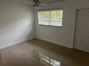1549 NE 26th Dr in Fort Lauderdale, FL - Building Photo - Building Photo