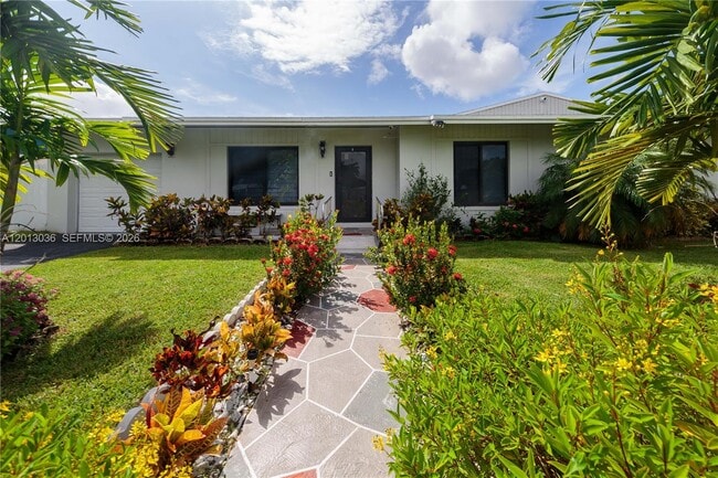 19311 Sterling Dr in Cutler Bay, FL - Building Photo - Building Photo