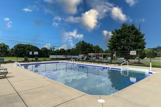 Saddlebrook in Henderson, KY - Building Photo - Building Photo