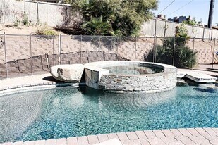 7525 Whitney Ave, Unit 01-901 in Yucca Valley, CA - Building Photo