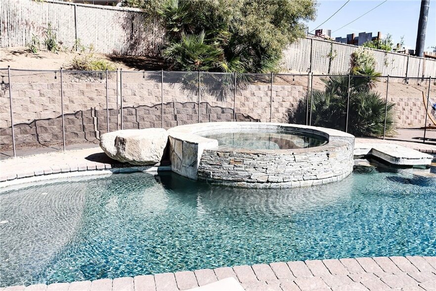 7525 Whitney Ave, Unit 01-901 in Yucca Valley, CA - Building Photo
