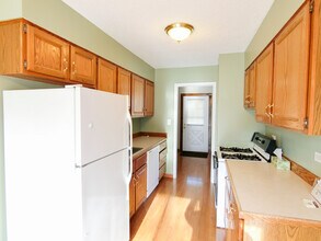 517 Hingham Ln in Schaumburg, IL - Building Photo - Building Photo