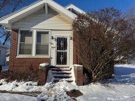 24 Bremer Ave in Danville, IL - Building Photo