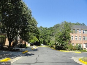 2050 Meadow Springs Dr in Vienna, VA - Building Photo - Building Photo