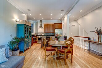 2116 W Potomac Ave in Chicago, IL - Building Photo - Building Photo