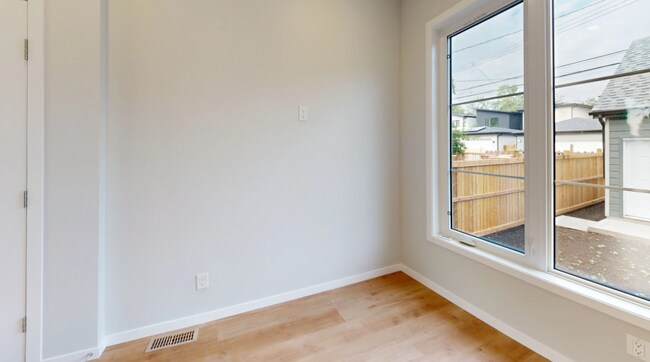 11528-11122 122 St NW in Edmonton, AB - Building Photo - Building Photo