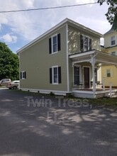 124 Daniel Gray Dr in Mount Jackson, VA - Foto de edificio - Building Photo