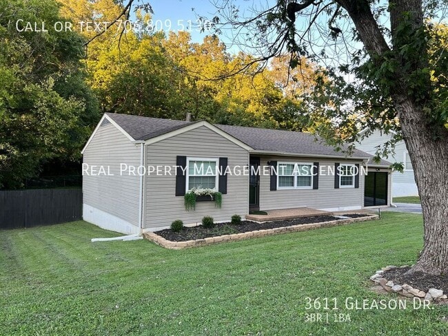 3611 Gleason Dr in Chattanooga, TN - Building Photo - Building Photo