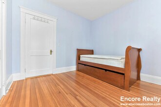 87 Browne St, Unit 1 in Brookline, MA - Building Photo - Building Photo