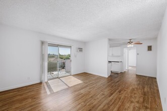 4845 Saturn Street in Los Angeles, CA - Building Photo - Interior Photo