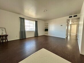 912 W Forest St in Roswell, NM - Building Photo - Building Photo