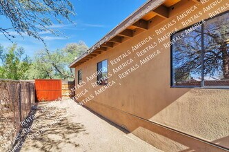 1009 E Halcyon Rd in Tucson, AZ - Building Photo - Building Photo