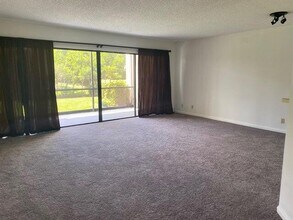 12692 Shoreline Dr in Wellington, FL - Building Photo - Building Photo