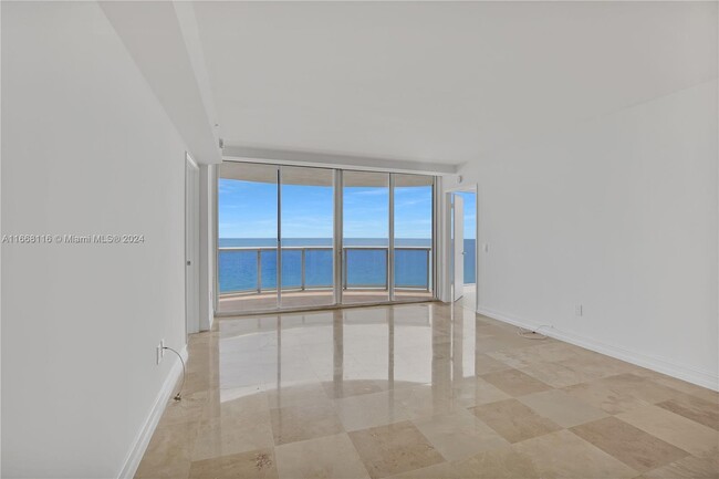 17555 Collins Ave, Unit 1107 in Sunny Isles Beach, FL - Building Photo - Building Photo