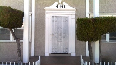 4451 Atlantic Ave-Unit -02 in Long Beach, CA - Building Photo - Building Photo
