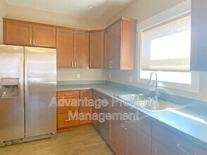 122 S 21st St in Philomath, OR - Building Photo - Building Photo