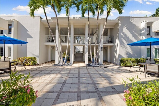 175 5th Ave S in Naples, FL - Building Photo - Building Photo