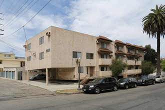 1625 Glendon Ave in Los Angeles, CA - Building Photo - Building Photo