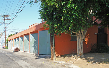 7915 N Hayworth Ave in Los Angeles, CA - Building Photo - Building Photo