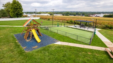 Ridgeland Park Apartments in York in York, NE - Foto de edificio - Building Photo
