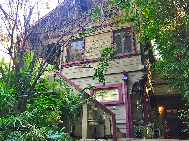 1908 Hillcrest Rd in Los Angeles, CA - Foto de edificio