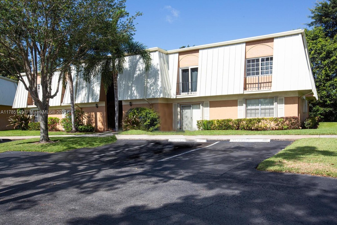 3615 Citrus Trce in Davie, FL - Foto de edificio