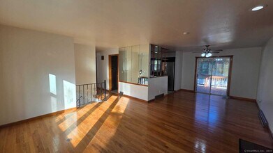 127 Ursini Dr in Hamden, CT - Building Photo - Building Photo