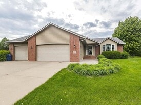 809 S Outlook Dr in Sioux Falls, SD - Building Photo