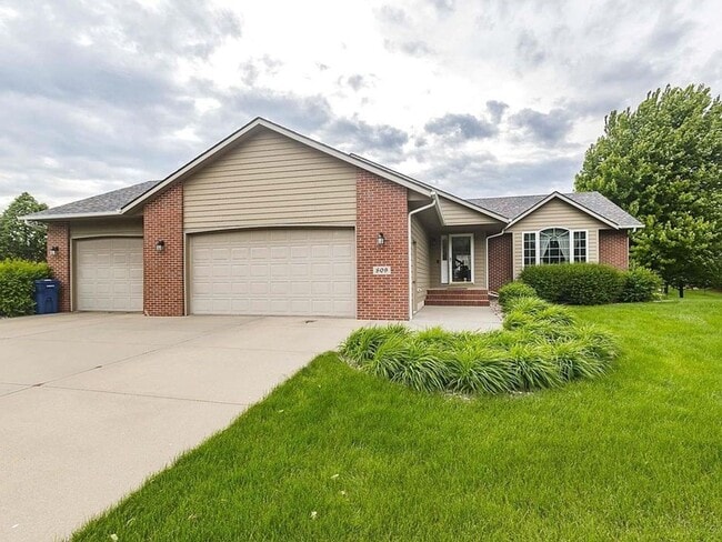 property at 809 S Outlook Dr