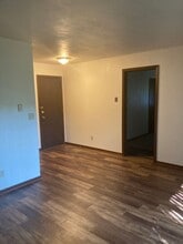 One bedroom apartment with balcony in Rockford, IL - Foto de edificio - Building Photo