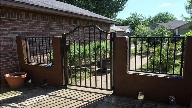 512 Maplecreek Dr in Leander, TX - Building Photo - Building Photo