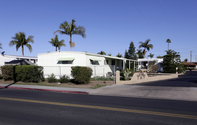 Hacienda Mobile Estate in Chula Vista, CA - Building Photo - Building Photo